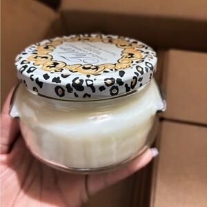 Tyler Candles - 11 oz Jar (1) Platinum